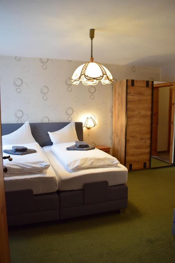 Landhotel "Lichte Aue" Lichtenau Stutzengrun Exterior photo